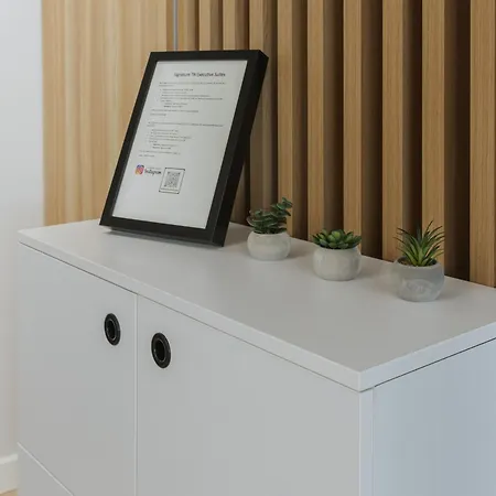 Signature Tn Executive 3 * ブカレスト